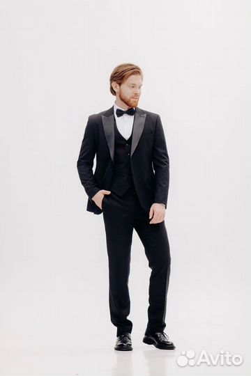 Мужской класский костюм смокинг