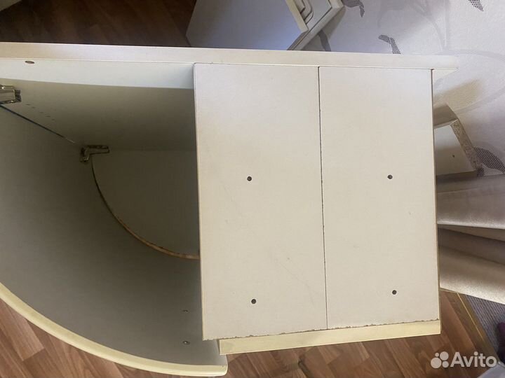 Полка угловая