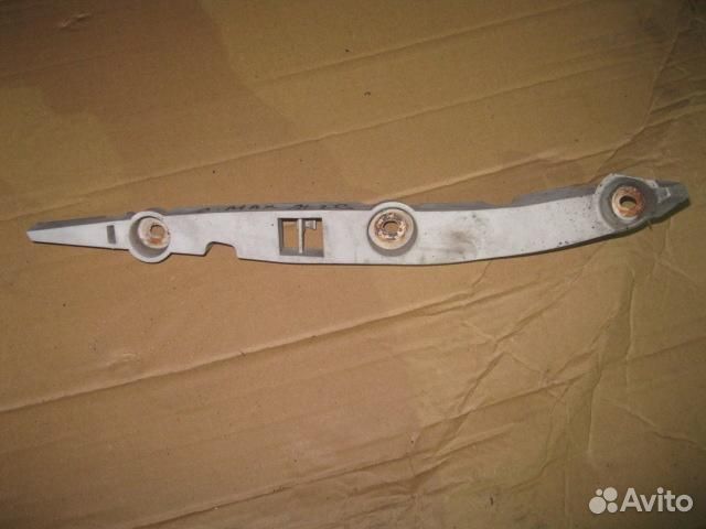 Направляющая переднего бампера левая от Ford C-MA