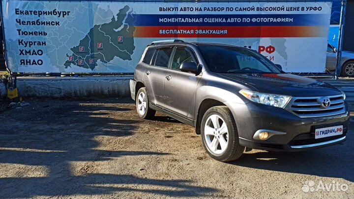 Крышка салонного фильтра Toyota Highlander 2 88899