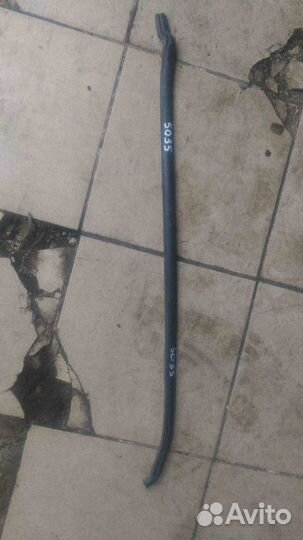 Уплотнитель двери Kia Quoris 2012