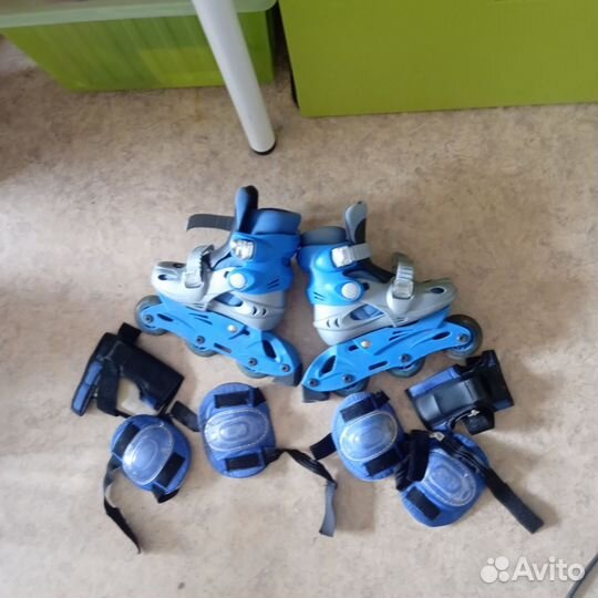 Ролики детские в комплекте с защитой