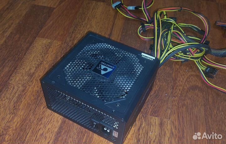 Блок питания Chieftec 750w CPS-750S