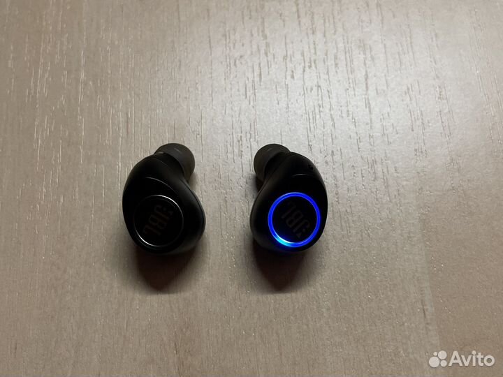 Беспроводные наушники jbl