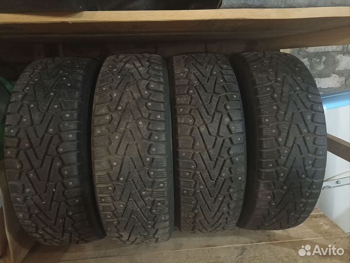 Pirelli Ice Zero 215/65 R17