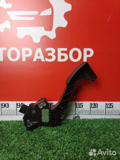 Педаль газа Toyota Rav 4 40