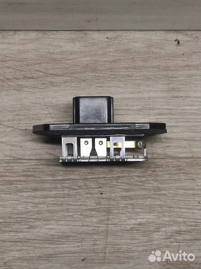 Резистор отопителя Toyota Corolla E180