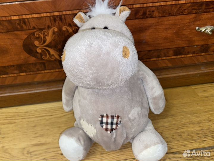 Мягкие игрушки и корзина IKEA