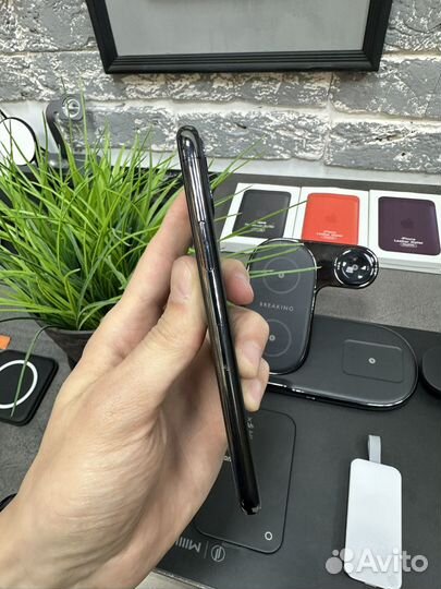 iPhone 11 Pro, 64 ГБ