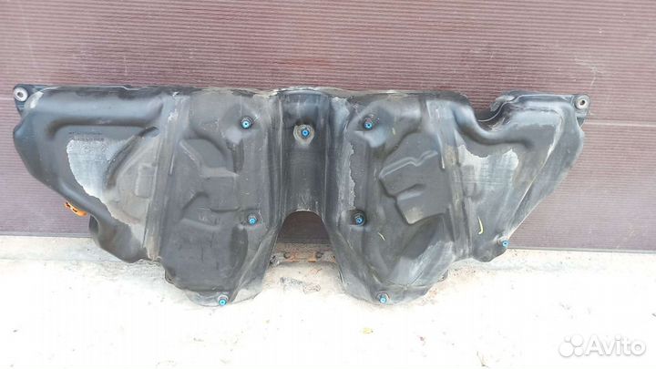 Топливный бак Mercedes W251 R-class