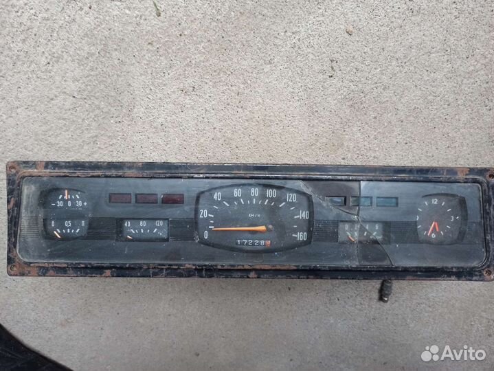 Приборная панель волга газ 2410, москвич и бмв