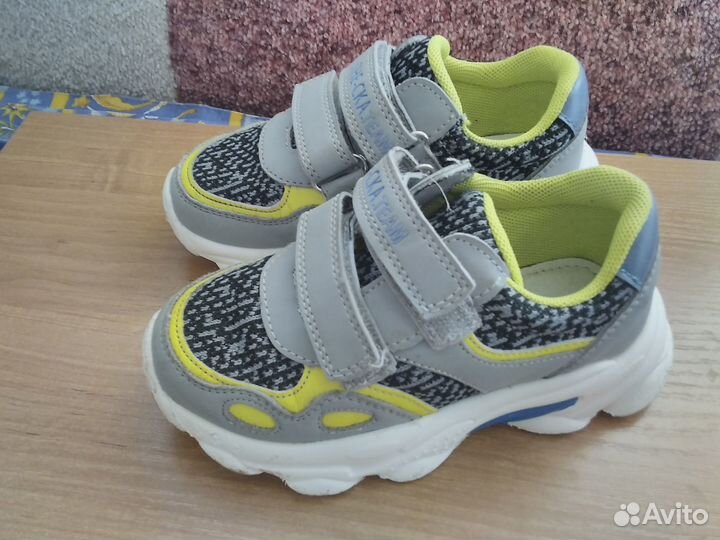 Кроссовки