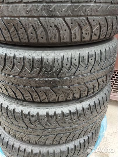 Bridgestone Ice Cruiser 7000S 225/65 R17 106