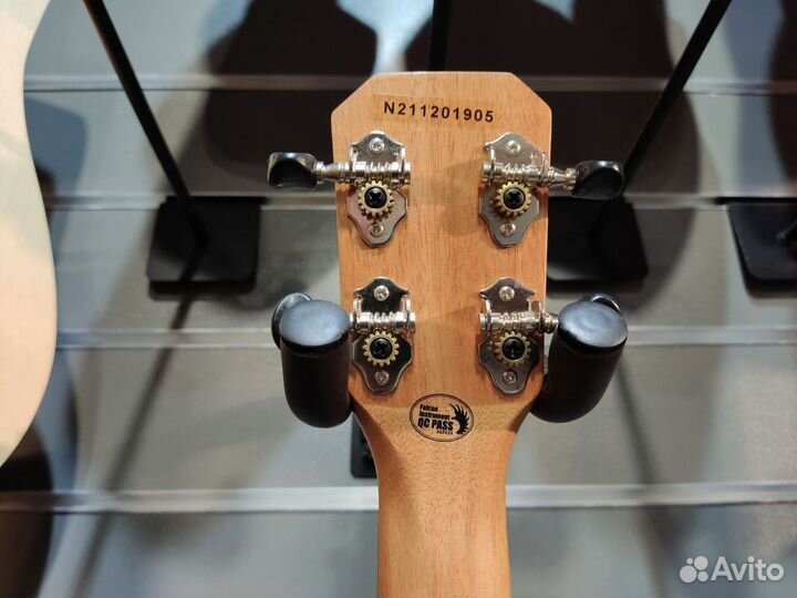 Flight NUB310 - Укулеле