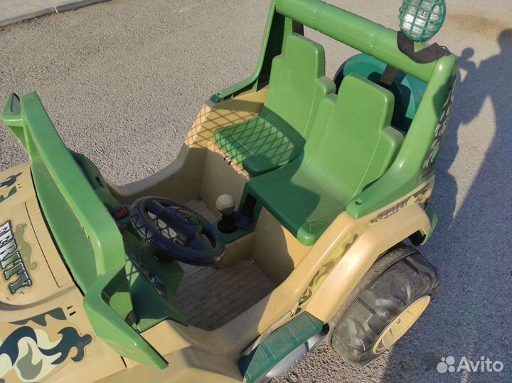 Детский двухместный электромобиль бу