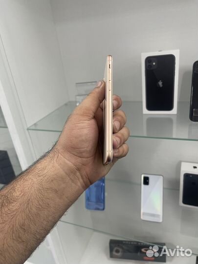 iPhone 8, 64 ГБ