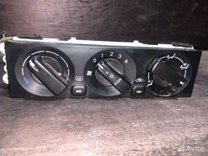 Блок управления климат-контролем Mitsubishi Space