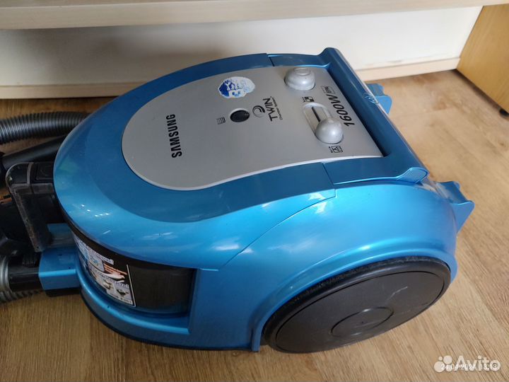 Пылесос Samsung SC6534 1800W в отличном состоянии