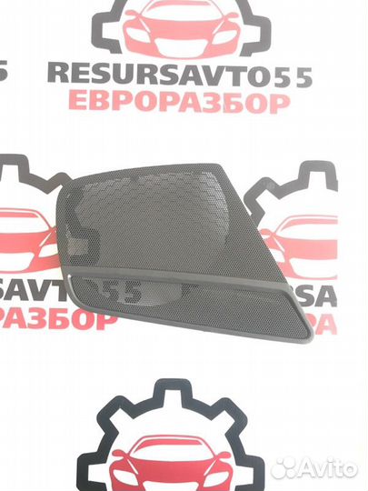 Крышка динамика передняя правая Audi A4 B8 2.0T