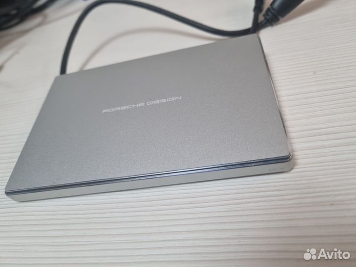 Внешний жесткий диск LaCie stfd1000400