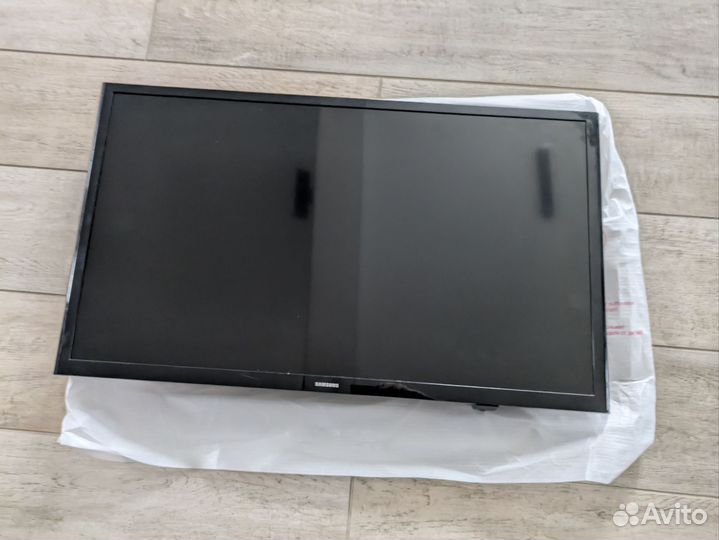 Телевизор Samsung 32 дюйма (не включается)