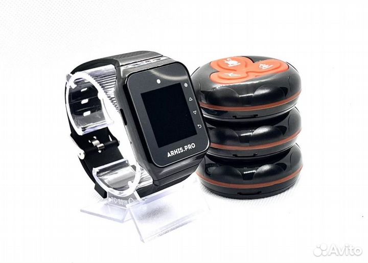 Кнопка вызова официанта в кафе и часы пейджер