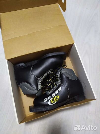 Новые Лыжные ботинки Cross 30 размер