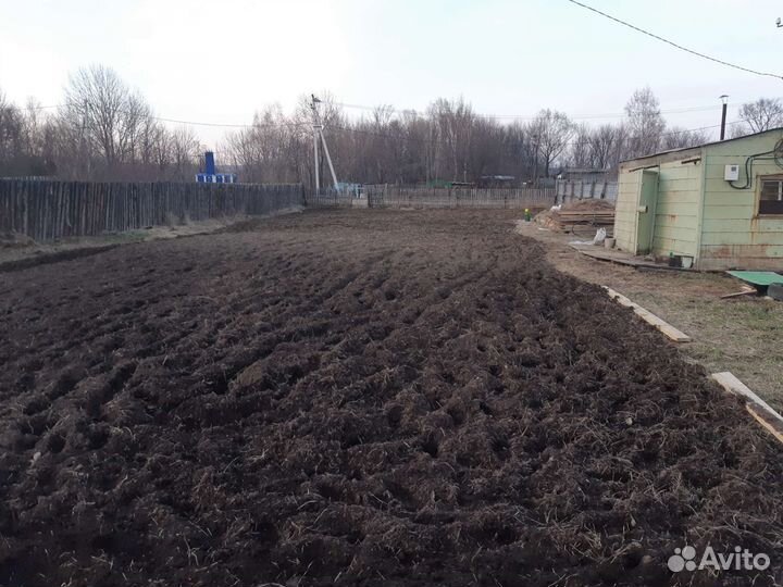 Вспашка земли мотоблоком