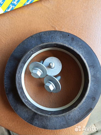 Опора амортизационной стойки