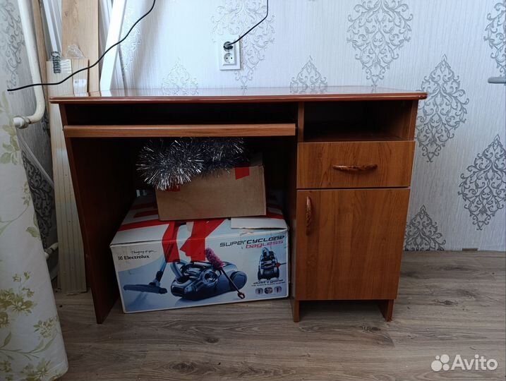 Стол рабочий - компьютерный