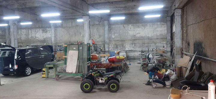 Гараж, > 30 м²