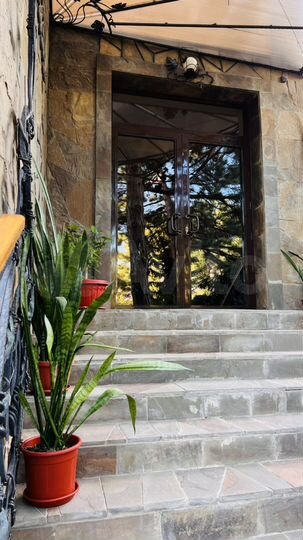 Дом 547 м² на участке 2,1 га