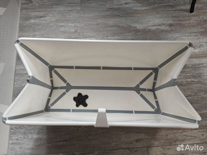 Ванночка для купания с горкой складная