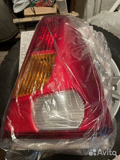 Задний правый фонарь Renault Logan 1