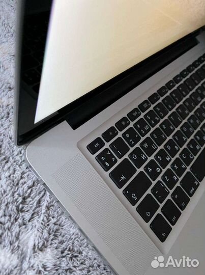 Идеальный macbook PRO 15, 16gb ощу, core I7 2.4ghz