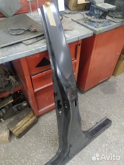 Стойка кузова центральная Тойота Ленд Крузер 150