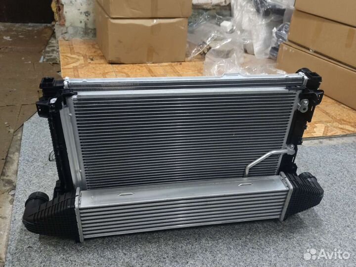 Радиатор охлаждения Мерседес 204 212