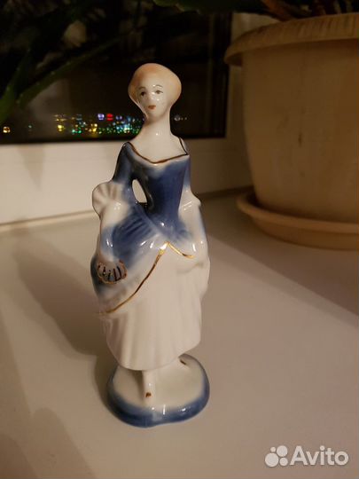 Фарфоровые статуэтки