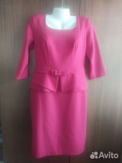 Женская одежда. Костюмы, платья