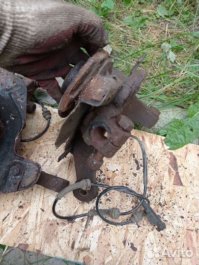 Кулак поворотный Fiat Linea 1.4 120hp