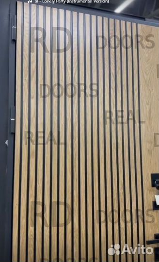 Металлическая входная дверь натуральный шпон