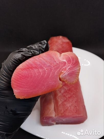 Тунец холодного копчения