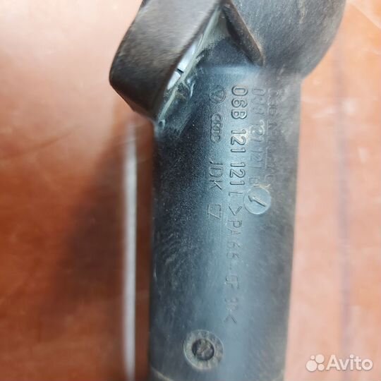 VAG 06B 121 121 крышка термостата VW passat B5