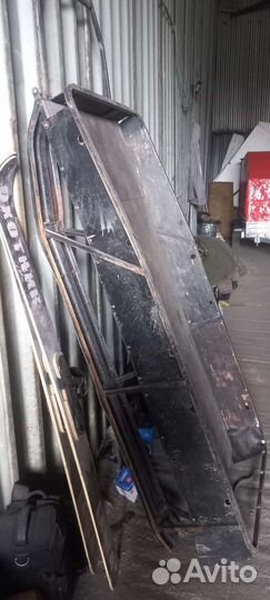 Снегоходные сани