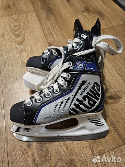 Коньки хоккейные