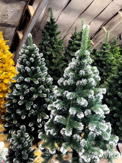 Ёлка искусственная с белыми кончиками