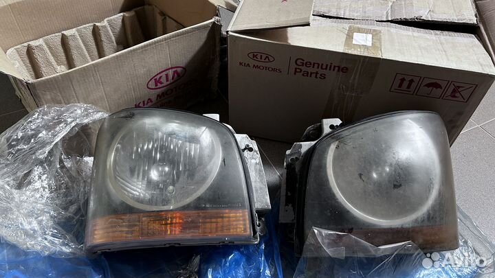 Продам переднии фары на kia k-2500 (2003)