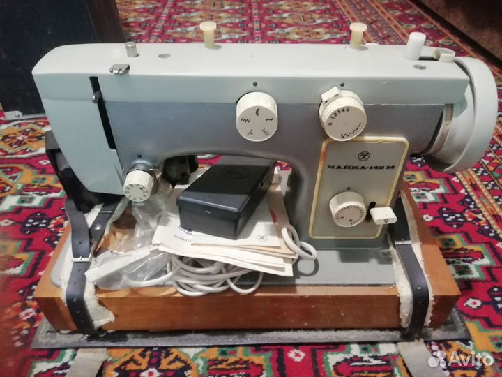 Швейная машина Чайка 142м