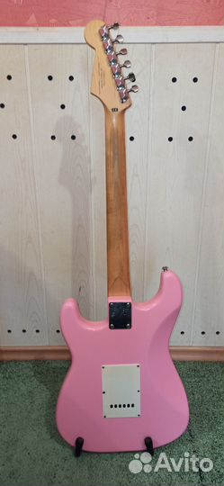 Электрогитара Fender squier bullet stratocaster RW