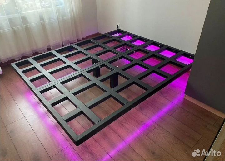 Кровать железная